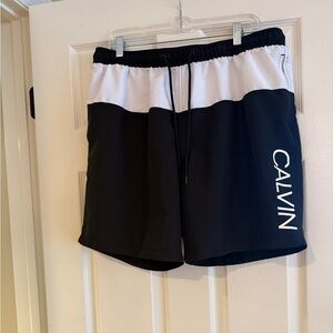 Calvin Klein Men’s Black/white Poly Swim Trunks/w pockets sz XL